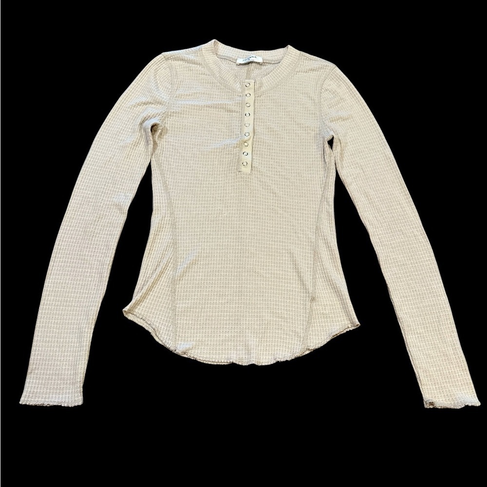 Zenana Henley Top Size Small Oatmeal Long Sleeve Silver Snap Button Closure